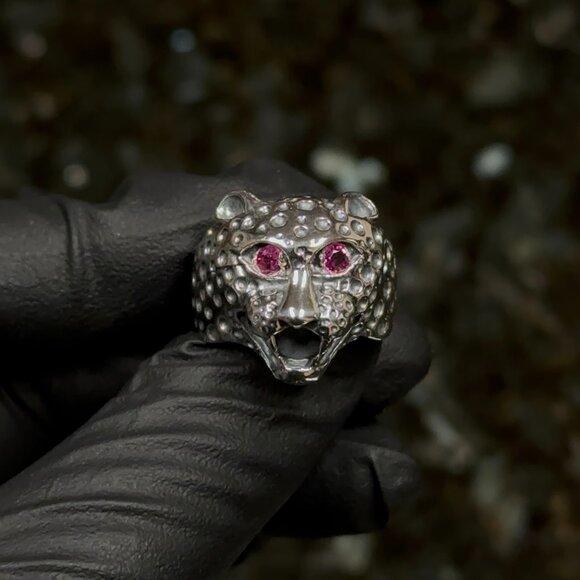 Custom 925 Sterling Silver Bold Red Ruby Gem Roaring Cheetah Signet Ring Size 8 - Picture 1 of 8